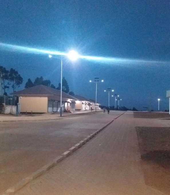 温岭市非洲科特迪瓦太阳能路灯工程